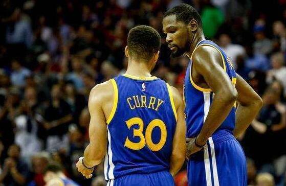 03:30NBA丹佛掘金VS金州勇士，掘金以连胜结束自己的客场之旅，此役将回到主场作战，球队主战向来十分强势，而勇士虽然近况出色，但他们本赛季在客场的战斗力较为羸弱，本场比赛能否在客场拼得一线生机？06:00NBA洛杉矶湖人VS波士顿凯尔特人，经典的黄绿大战不一样的场面对决，湖人上一战虽然取胜，但他们近况不佳，而凯尔特人连战连捷，偶尔的输球瑕不掩瑜，且他们客战胜率达到5成以上，此役湖人主战会遇到不小的挑战。